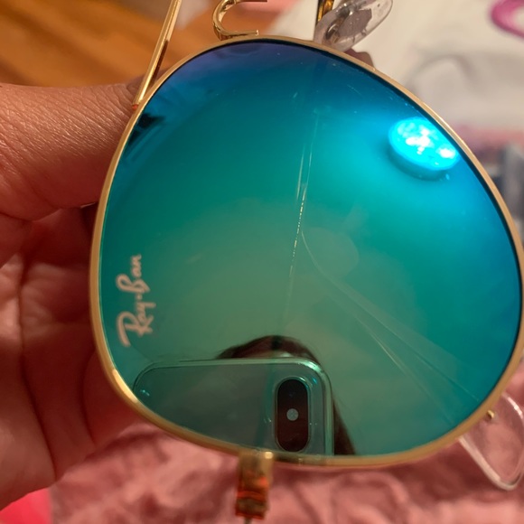Blue Mirrored Ray Ban Aviator Sunglasses - Picture 3 of 4